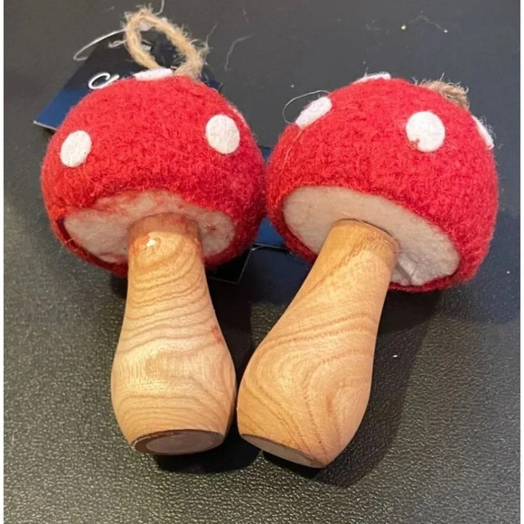 Red White Polka Dot Felt Wood Mushroom Toadstool Ornaments Christmas Set Of 2 #3 - Picture 1 of 5